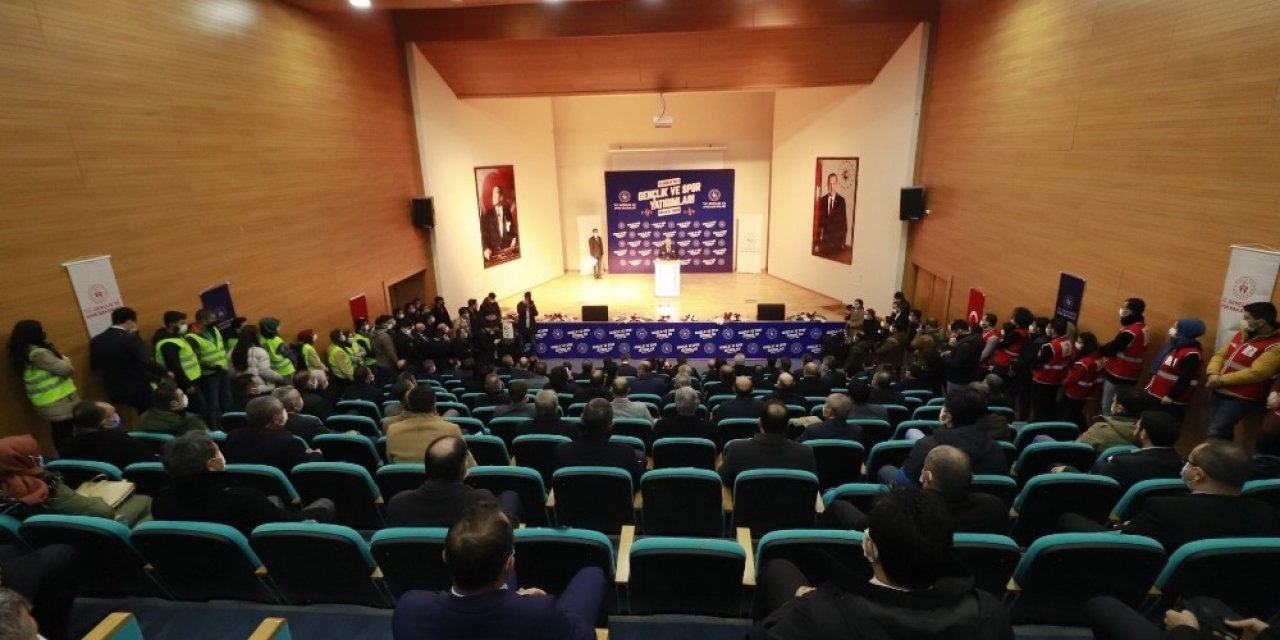 Bakan Kasapoğlu, Ağrı Gençlik Ve Spor Protokolü Programına Katıldı