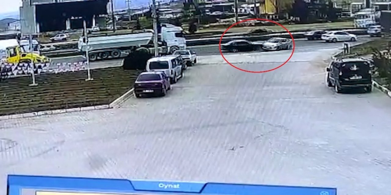 Kırıkkale’de Kaza Anı Kameraya Yansıdı