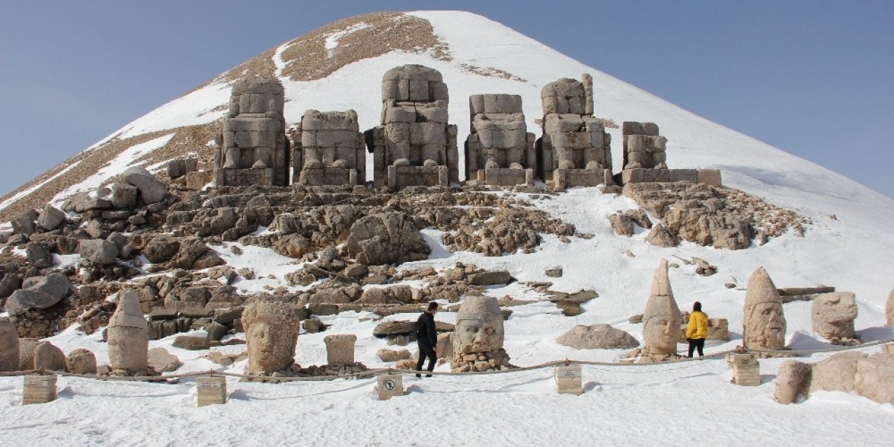 Esaretten Kurtulan Nemrut Dağı İlk Turistleri Ağırladı