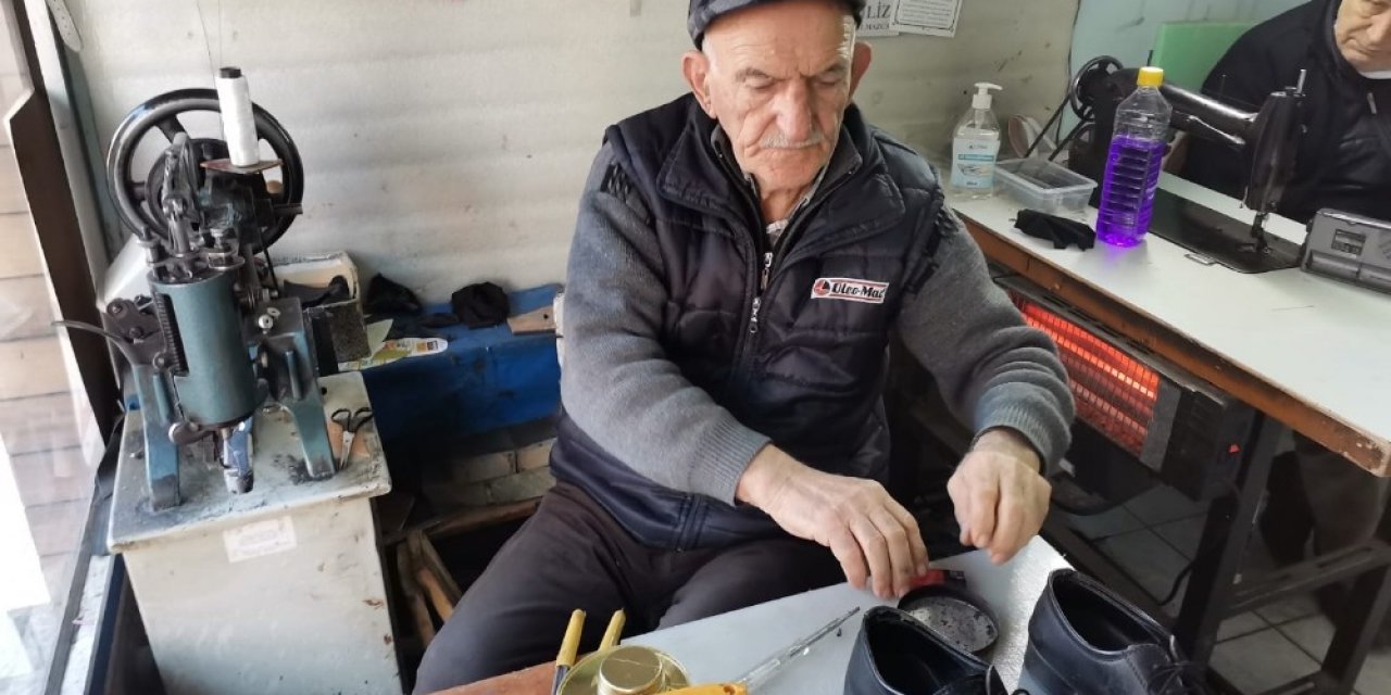 Çırak Olarak Başladığı Mesleğini 65 Senedir Zevkle Yapıyor