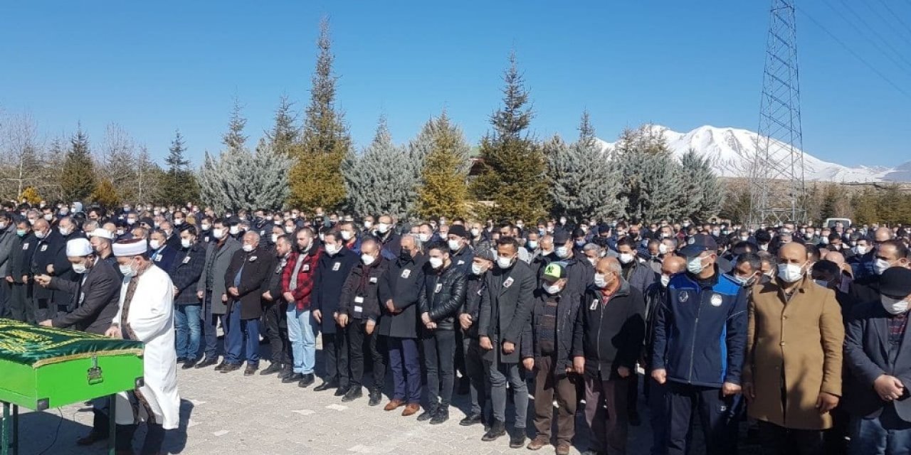 Trafik Kazasında Hayatını Kaybeden Yağlıoğlu Gözyaşları İçinde Toprağa Verildi