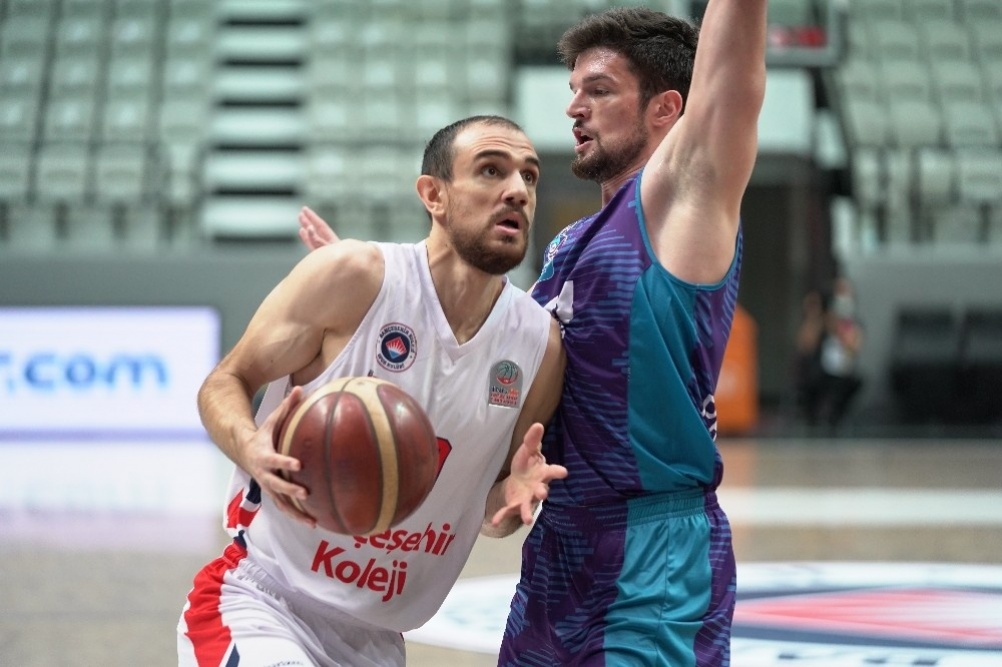 Bahçeşehir Koleji sahadan 76-70 mağlup ayrıldı ve bu sezon ligdeki 3. yenilgisini aldı.