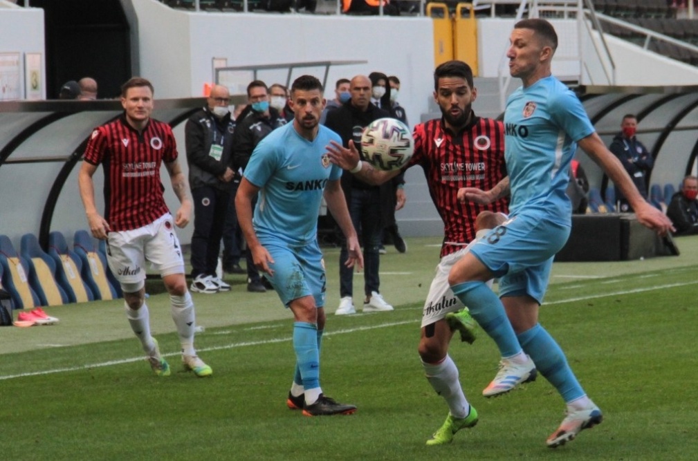 Gençlerbirliği, Gaziantep FK ile 1-1 berabere kaldı.