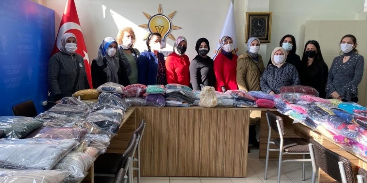 Yalova’da Ak Parti Çiftlikköy İ̇lçe Kadın Kolları, Diyarbakır’a Yardım Eli Uzatıyor