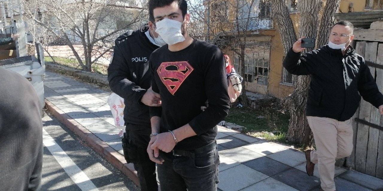 Suç Üstü Yakalandılar “bir Şey Çalmadık” Diyerek Kendilerini Savundu