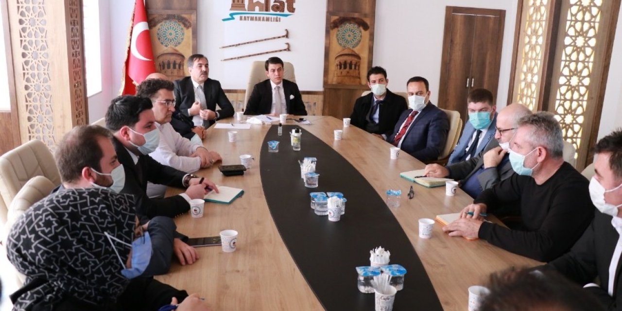 Ahlat’ta ‘turizm Altyapısını Geliştirme Ve Çevre Yönetimi’ Toplantısı