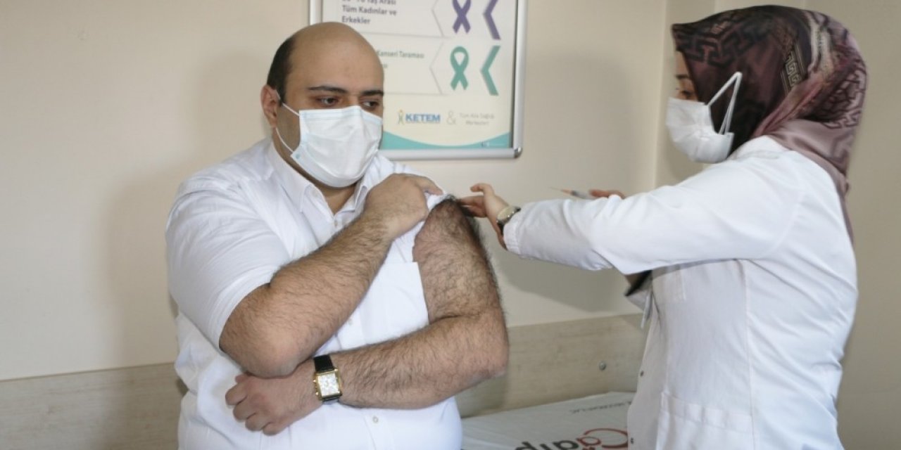 Başkan Orhan, Covid-19 Aşısının İlk Dozunu Yaptırdı