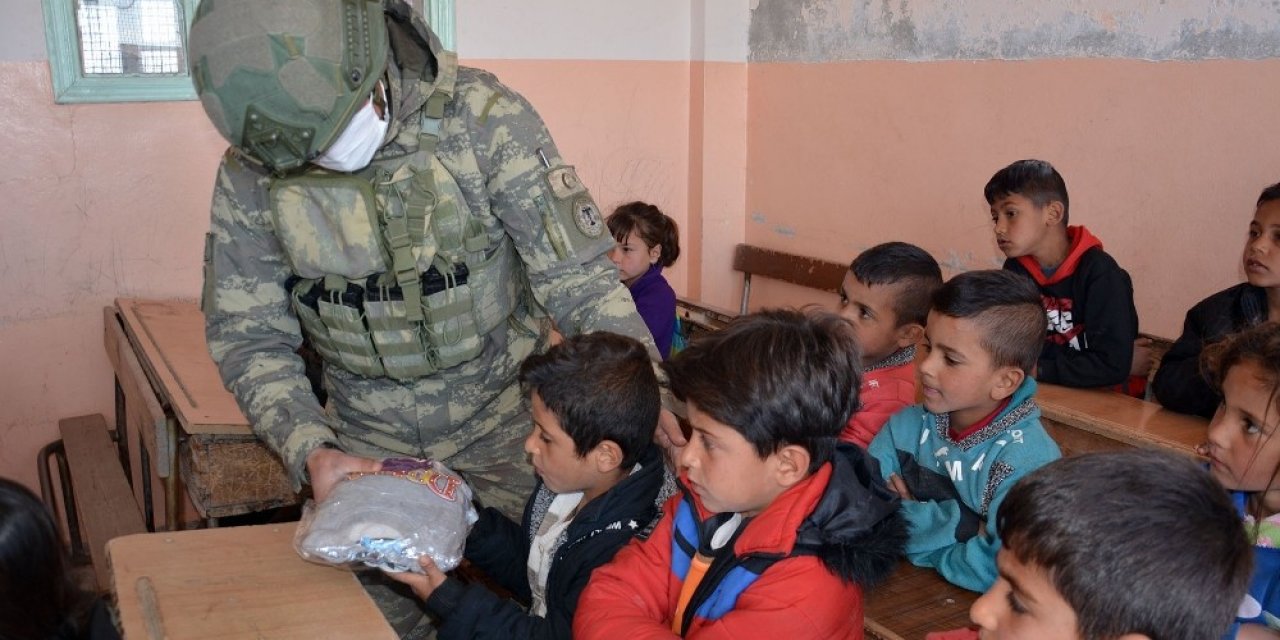 Mehmetçik’ten Resulayn’a Şefkat Eli
