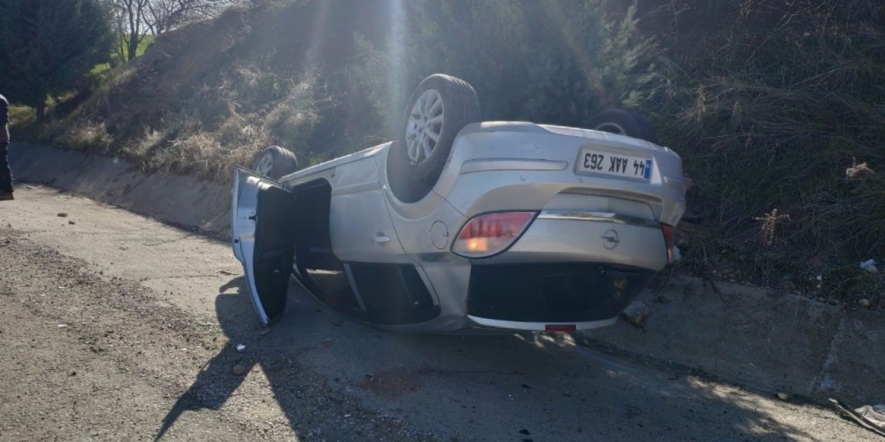 Otomobil Takla Attı Sürücüsü Yara Almadan Kurtuldu