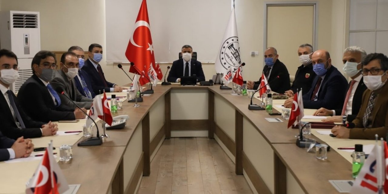 Sinema Salonlarının Açılışı Nisan’a Kaldı