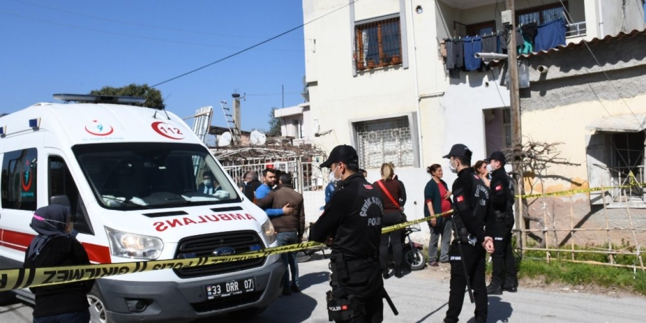 Anne Üzüntüden Bayıldı, Baba "evlatlarım" Diye Ağladı