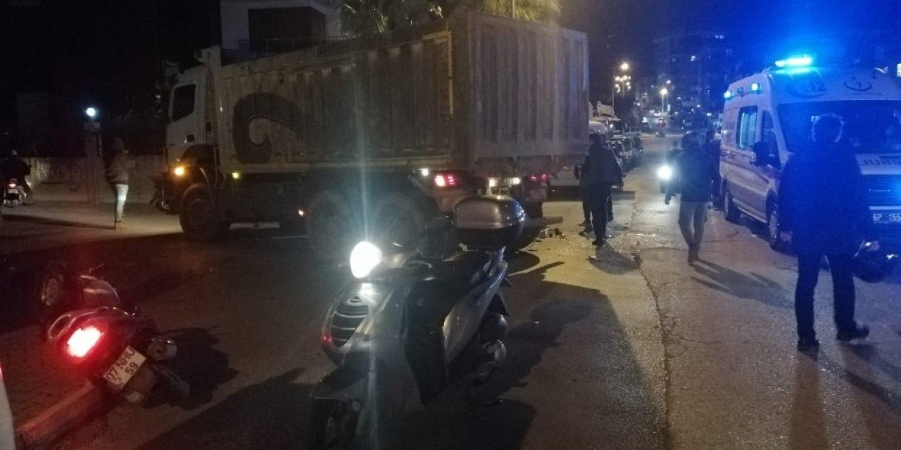 Alanya’da Kamyonla Motosiklet Çarpıştı: 1 Ağır Yaralı
