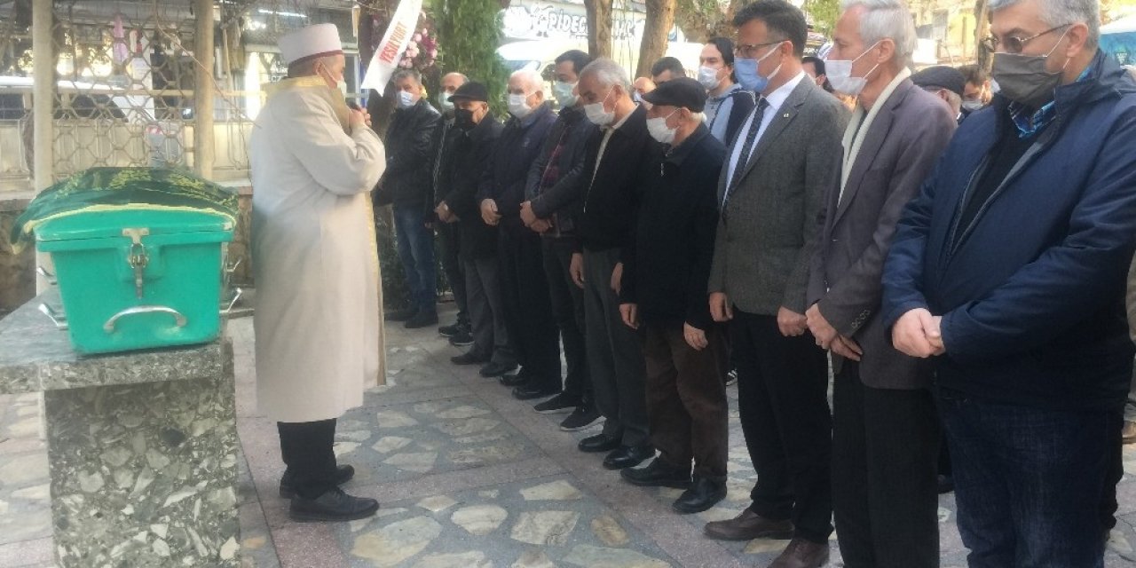 Aracında Kalp Krizi Geçirip Hayatını Kaybetti