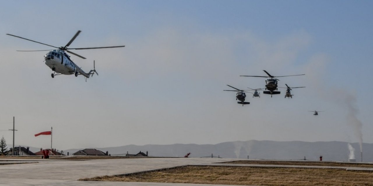 Kosova’da Nato Barış Gücü’nden Helikopter Tatbikatı