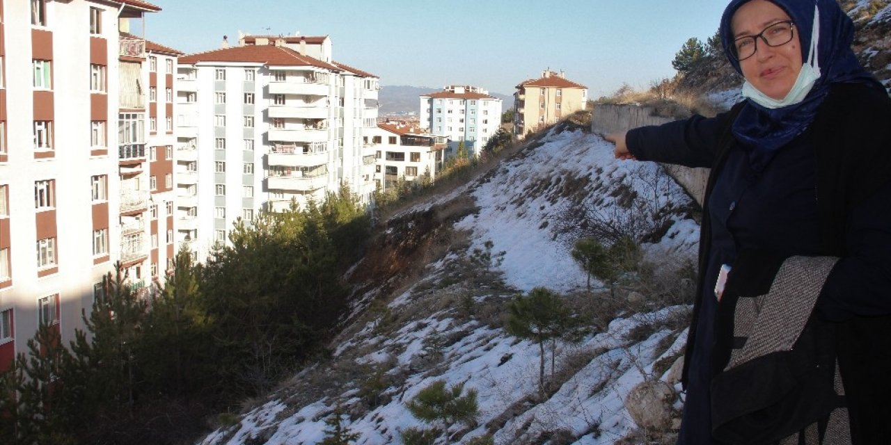 48 Dairenin Bulunduğu İki Sitede Heyelan Tehdidi