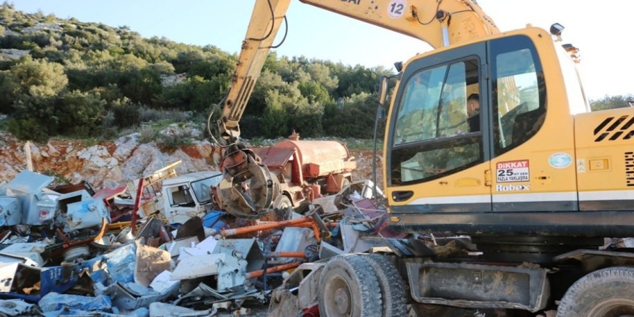 Bodrum’daki Hurdalar Geri Dönüşüme Gidiyor