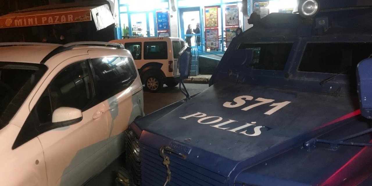 Küçükçekmece’de Markette Silahlı Soygun