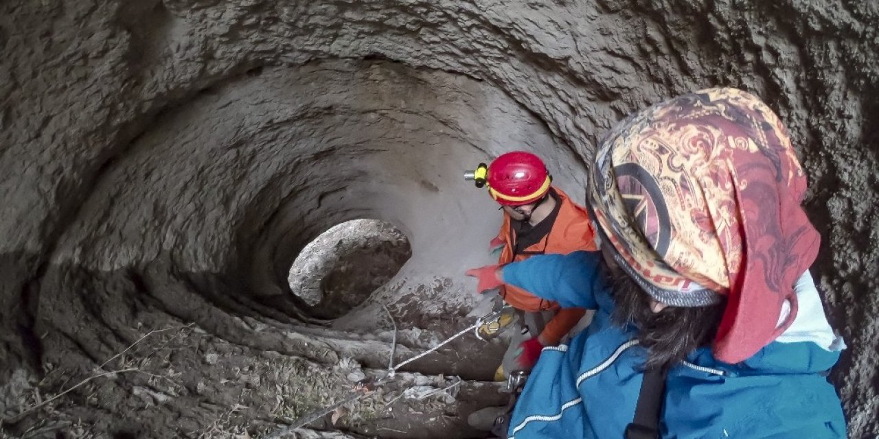 Doğa Araştırmacısı İki Arkadaş 2 Bin 500 Yıllık Gizli Geçidi Ortaya Çıkardı