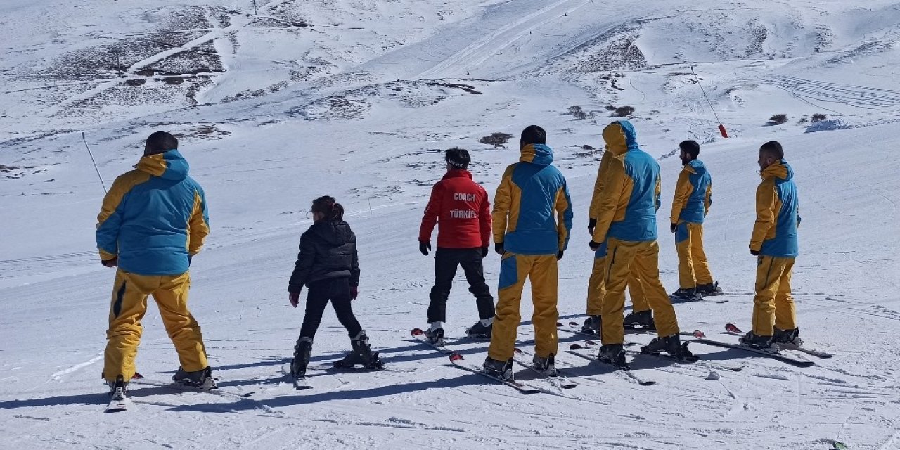 Genç Yükümlülerle Temel Kayak Eğitimi