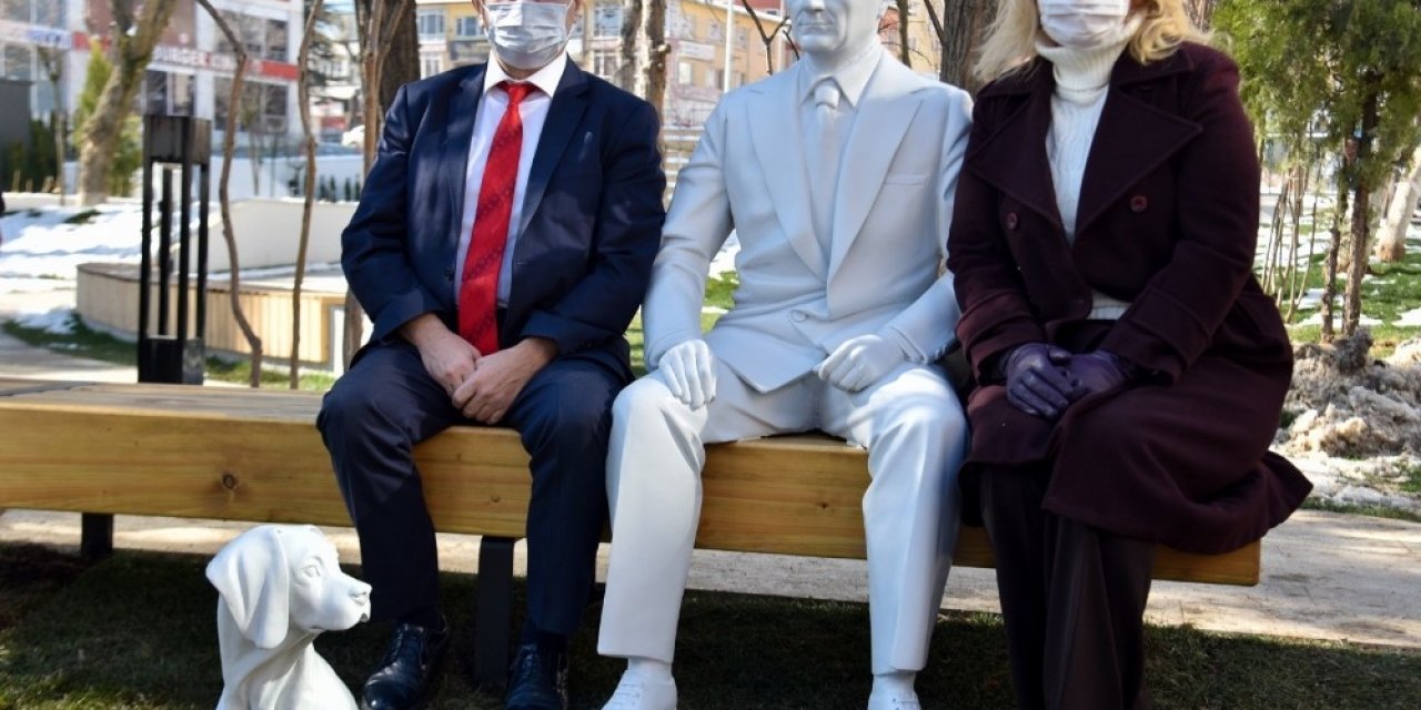 Salgın Döneminde Belediye 3 Ton Mama Dağıttı