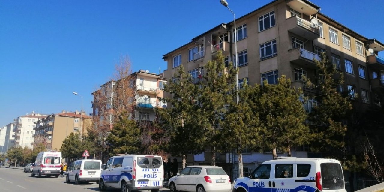 Endonezyalı Genç Evinde Ölü Bulundu