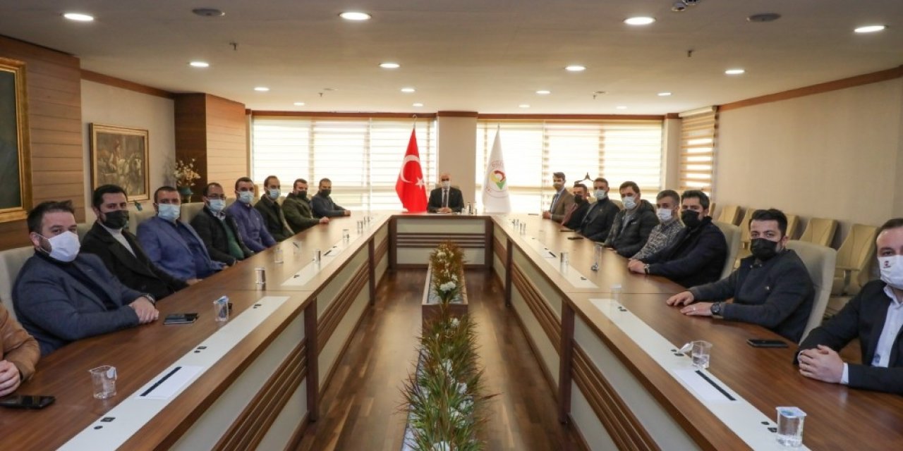 Genç Girişimciler Çalışmalarını Özlü’ye Anlattı