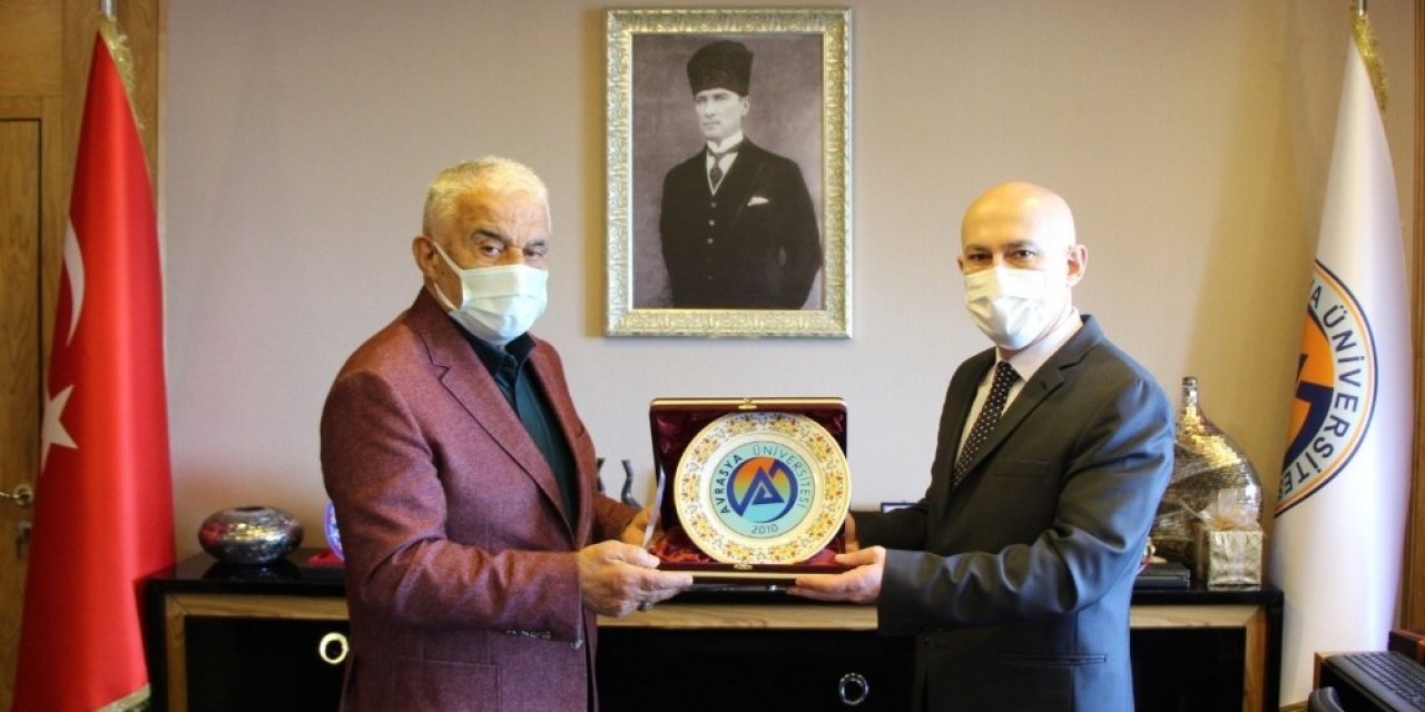 Başkonsolos Japaridze Avrasya Üniversitesini Ziyaret Etti