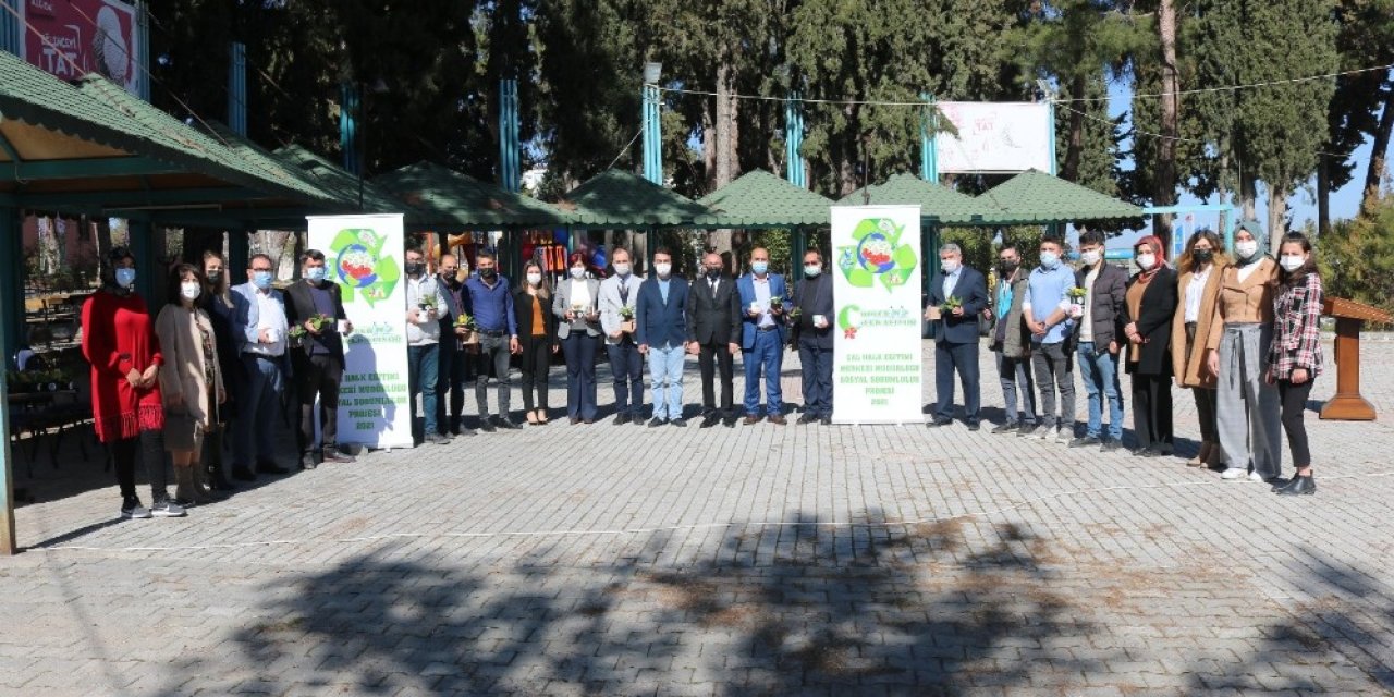 Çal’da Güçlü Proje: Çöplerimiz Çiçek Açıyor