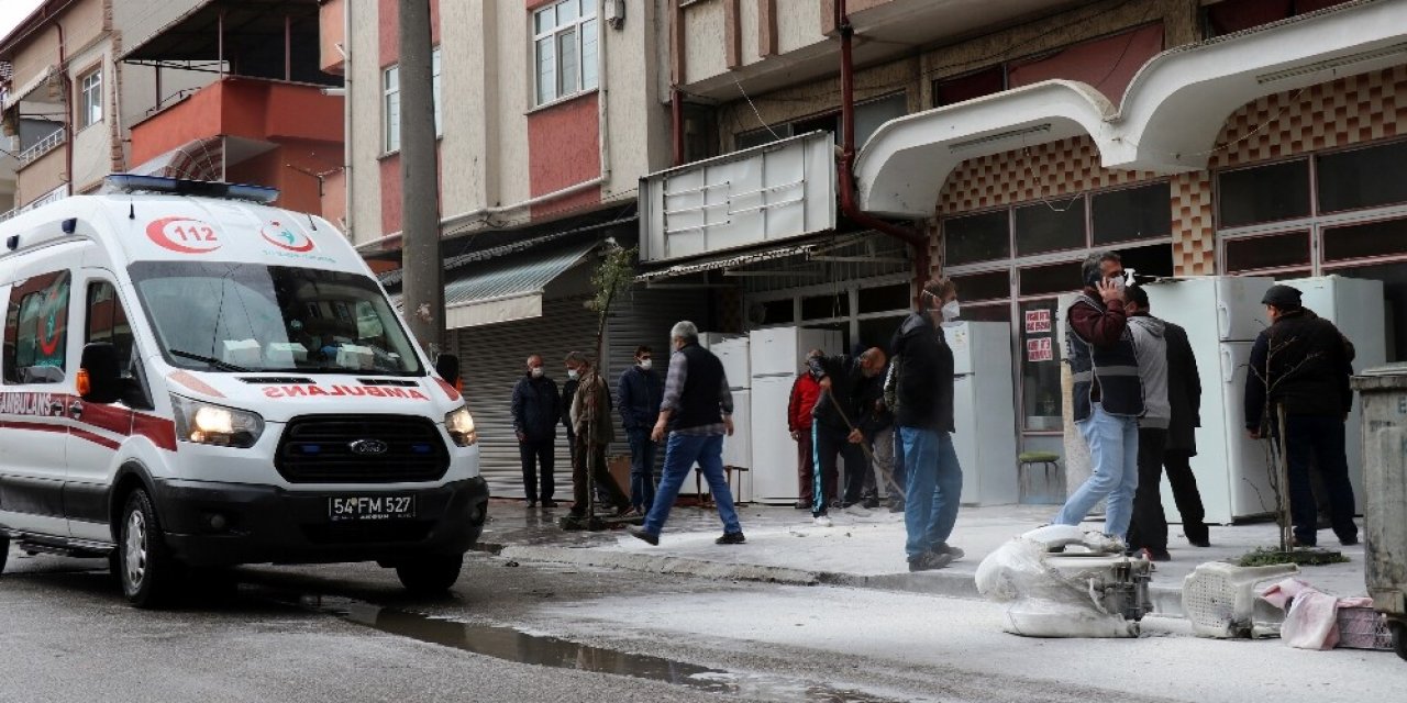 İ̇kinci El Dükkanında Korkutan Yangın: 1 Yaralı