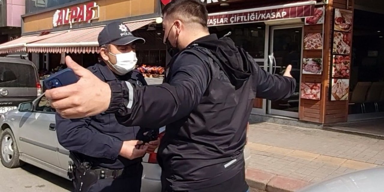 Kısıtlamaya Uymadı, Ceza Yazılınca Polisin Üzerine Yürüyerek Bağırdı