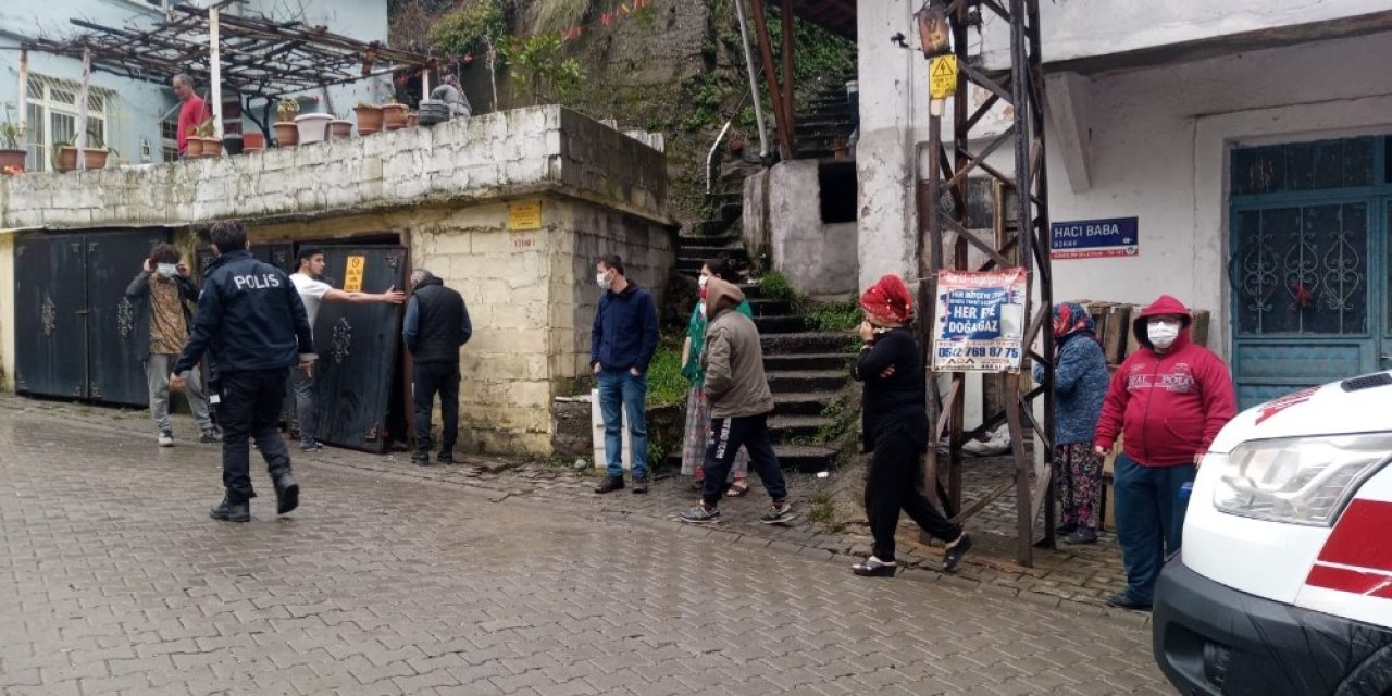 Freni Patlayan Motosiklet Evin Garajına Çarparak Durabildi