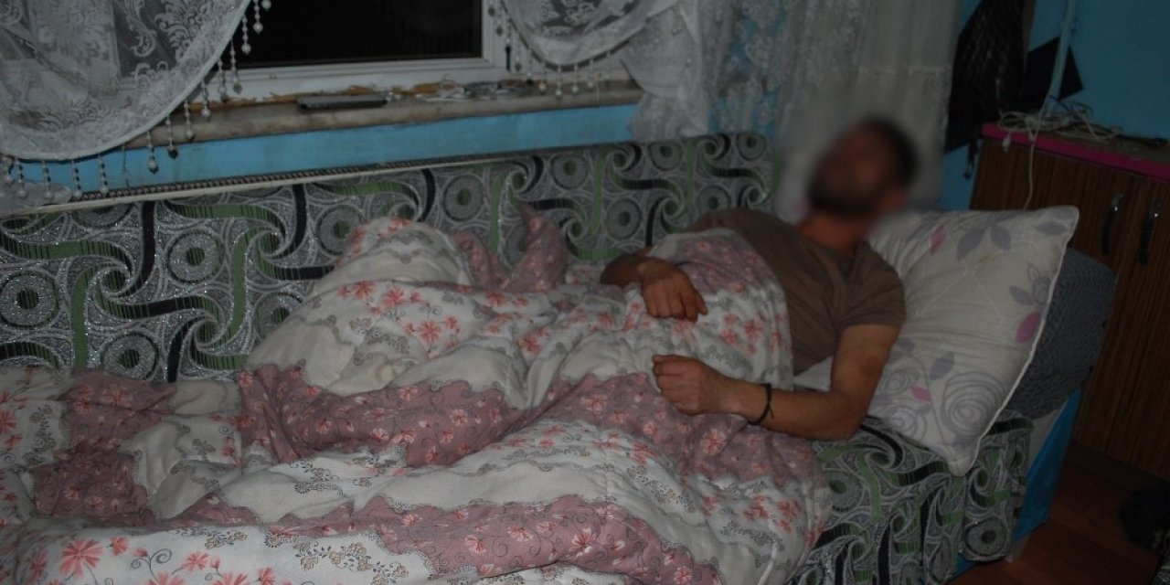 Eşine Laf Atan Şahısları Uyardı, Dayak Yedi