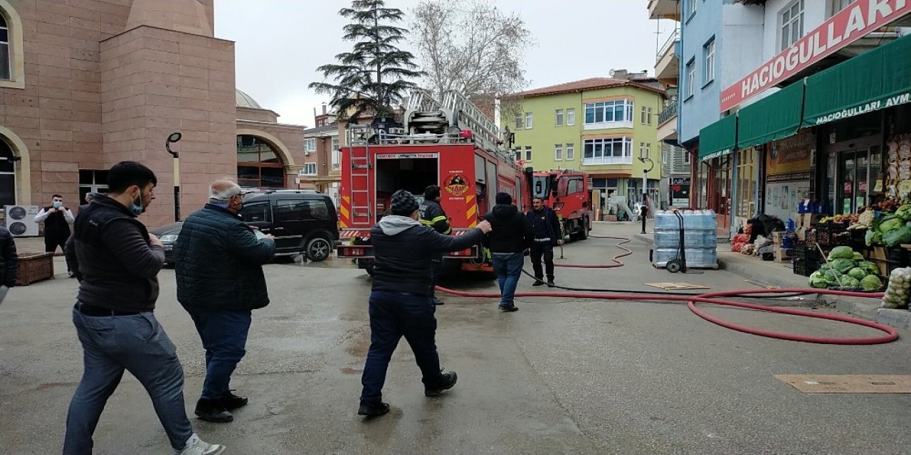 Osmancık’ta Market Yangını