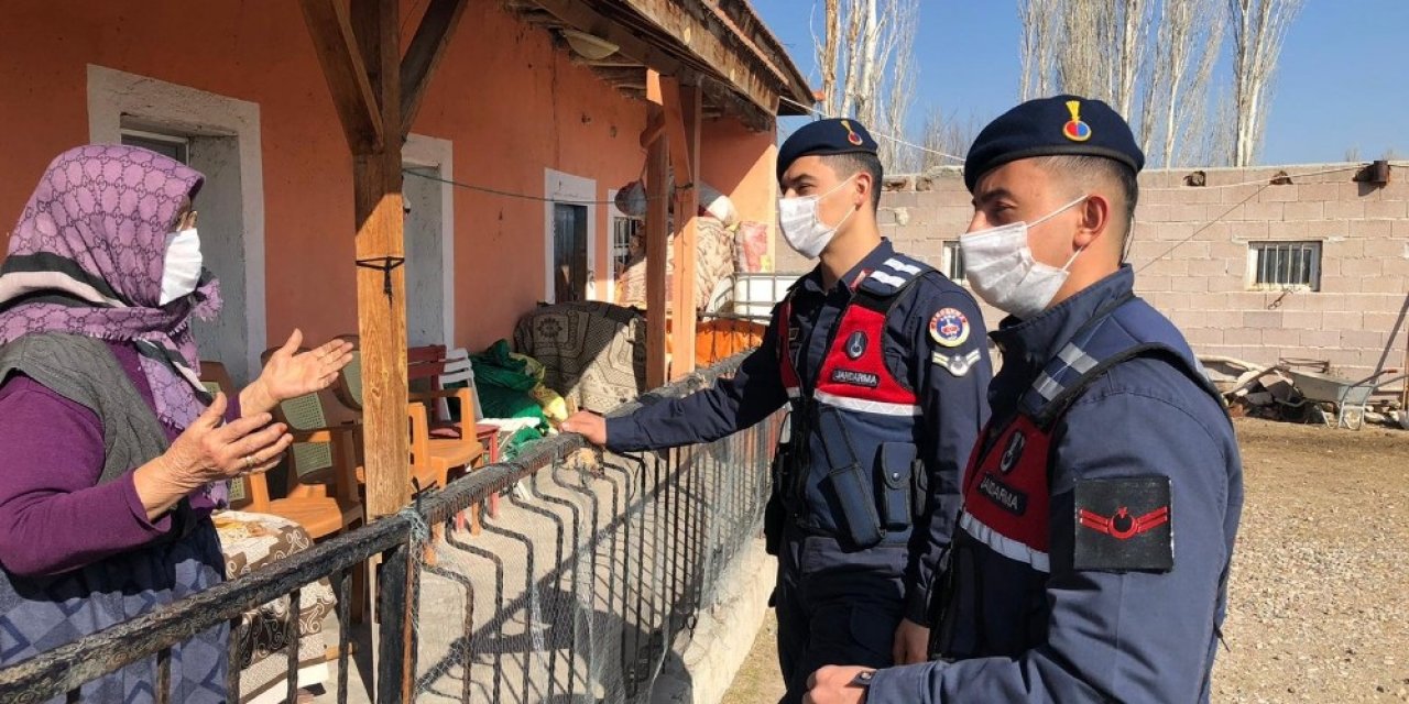 Kırıkkale’de Jandarma Yaşlı Vatandaşları Unutmuyor