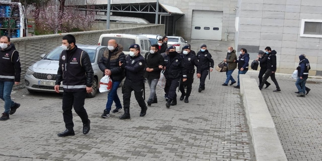 Suç Örgütü Operasyonundan 8 Kişi Adliyeye Sevk Edildi