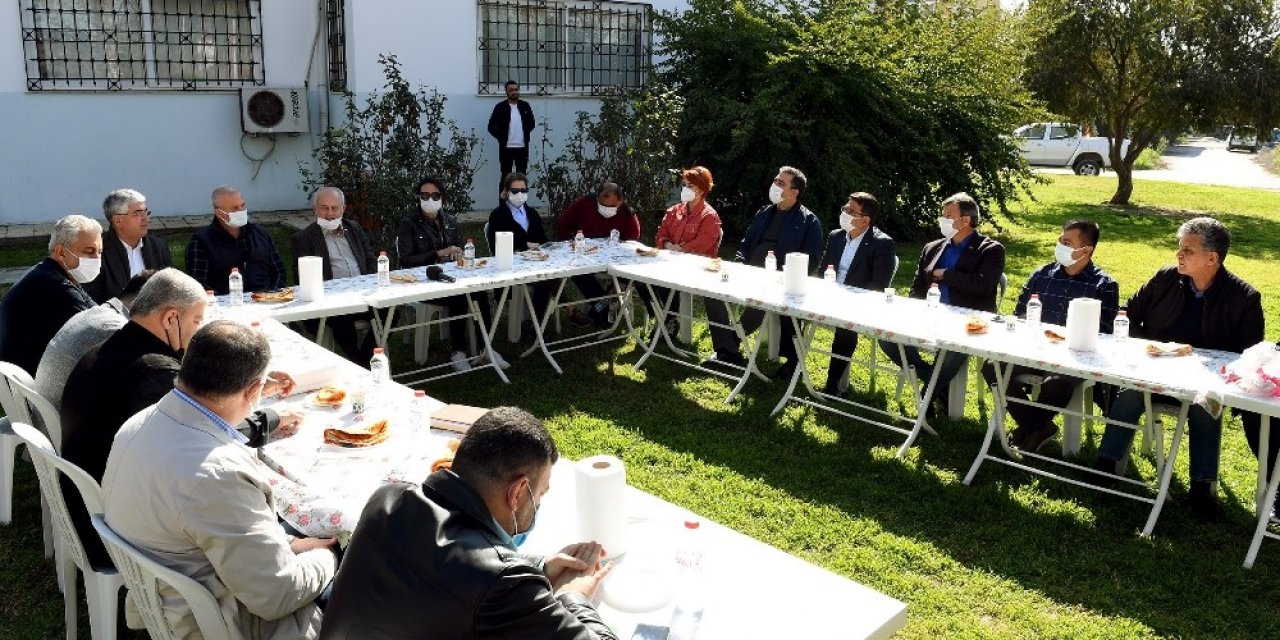 Büyükşehir Belediyesi Bürokratları, Kazanlı’da Sorunları Dinledi