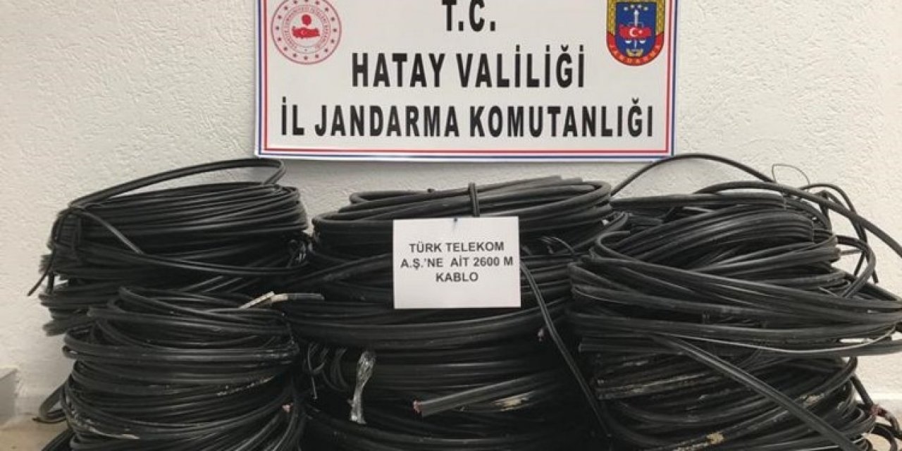 Arsuz’da Kablo Hırsızları Tutuklandı