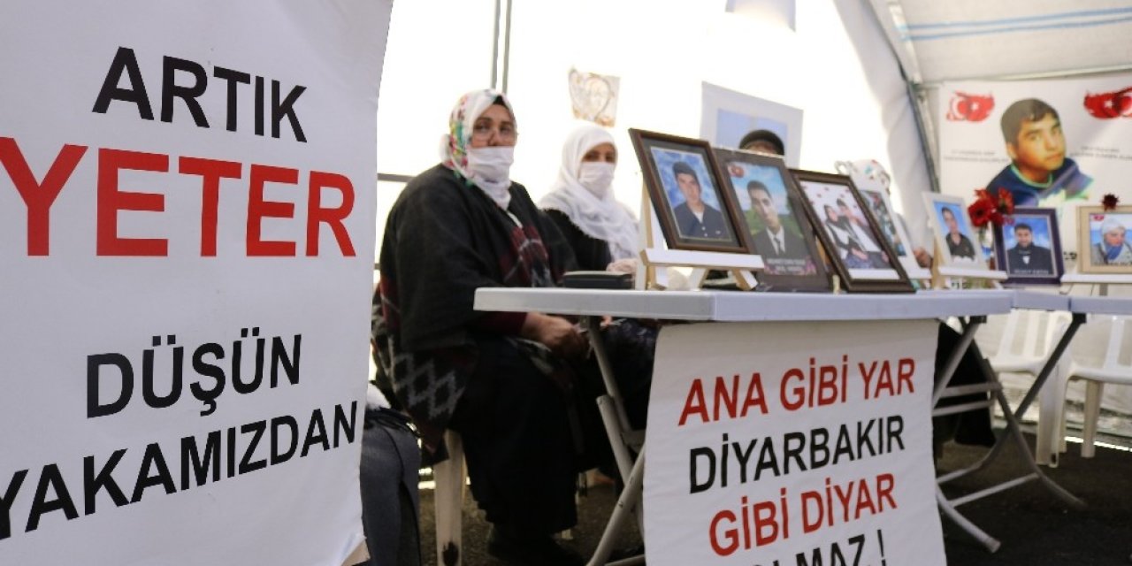 Kısıtlama Sona Erdi, Evlat Nöbetindeki Aileler Hdp Önündeki Çadırda Yerlerini Aldı