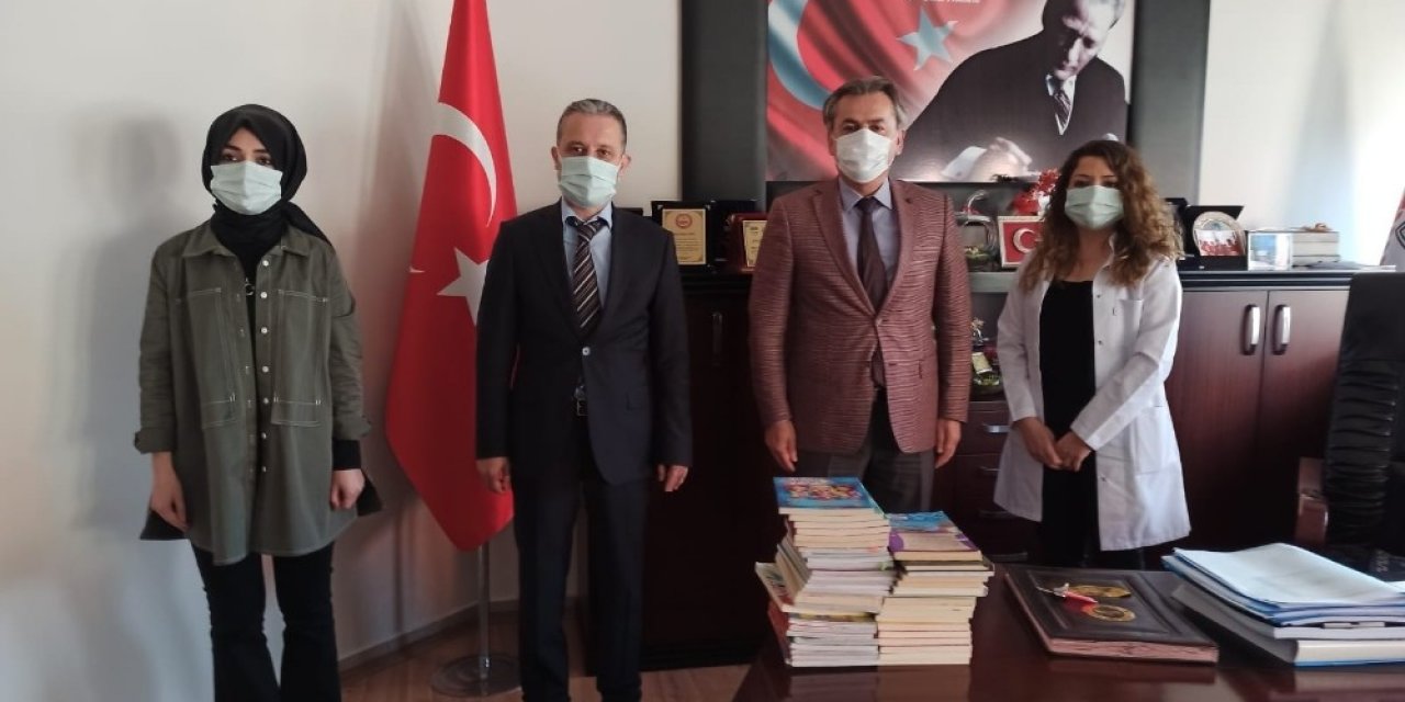 Pandeminin Kahramanları Bu Kez De Çocuklar İçin Kolları Sıvadı