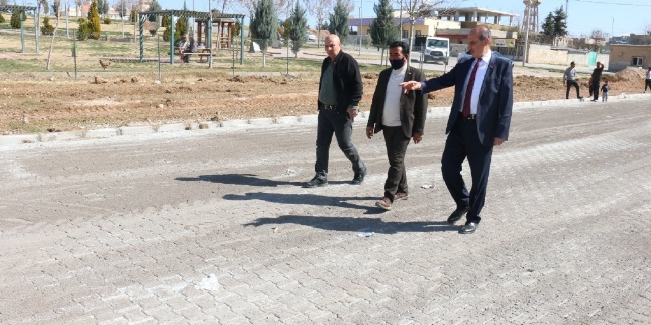 Akçakale’de Bir Mahallede Daha Yollar Yenileniyor