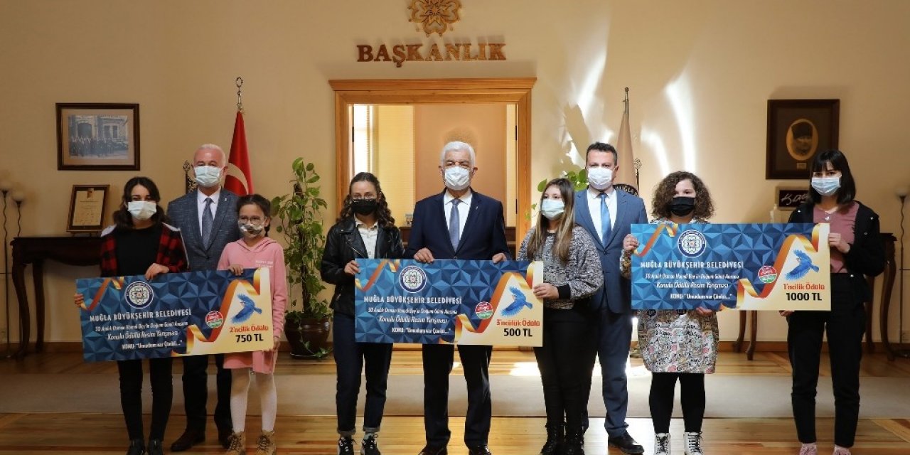 Ödülleri Başkan Gürün Verdi