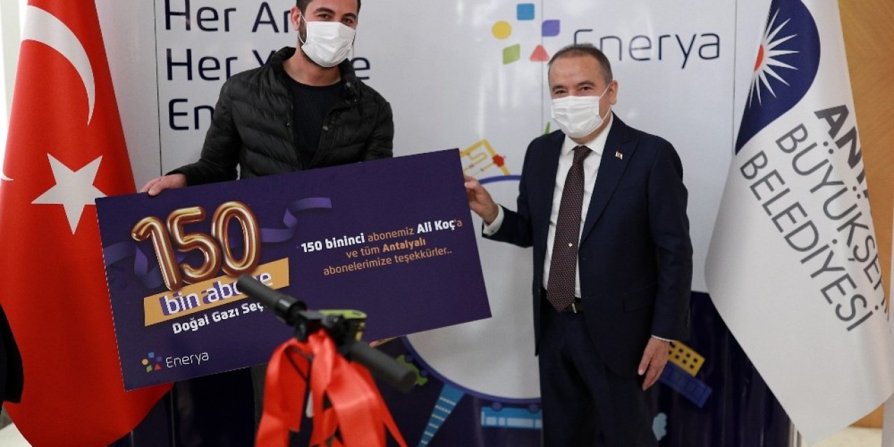 Başkan Böcek’ten 150 Bininci Doğal Gaz Abonesine Ödül