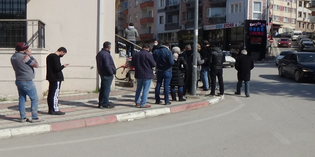 Korkutan Kalabalık