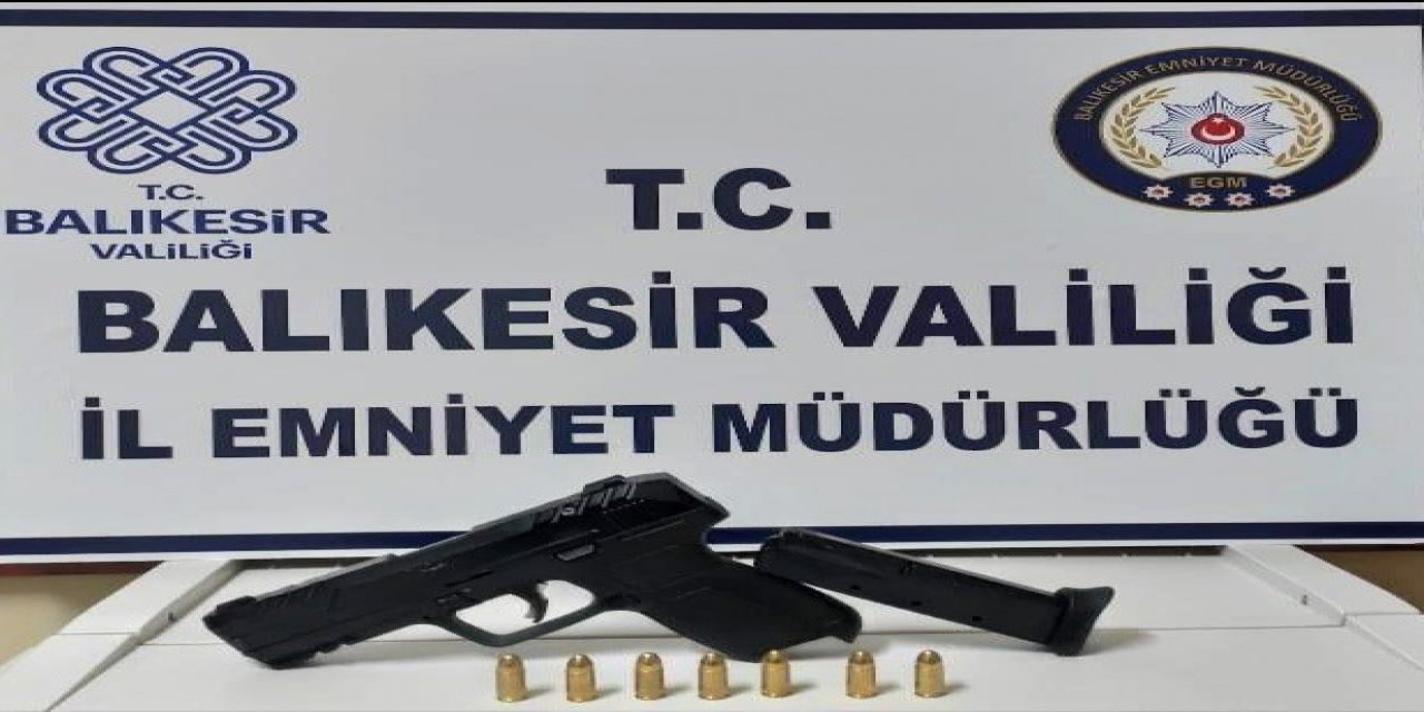 Balıkesir’de Aranan 18 Kişi Yakalanırken, 5’i Tutuklandı