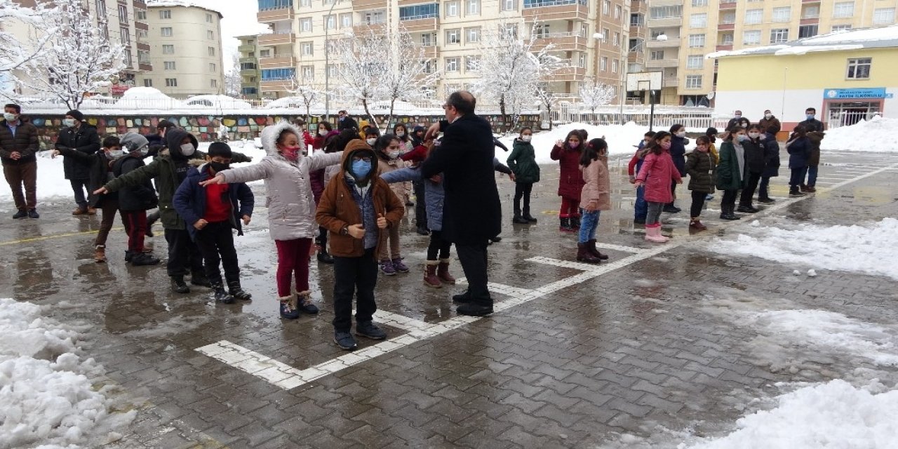 Muş’ta Okullar Yüz Yüze Eğitime Başladı