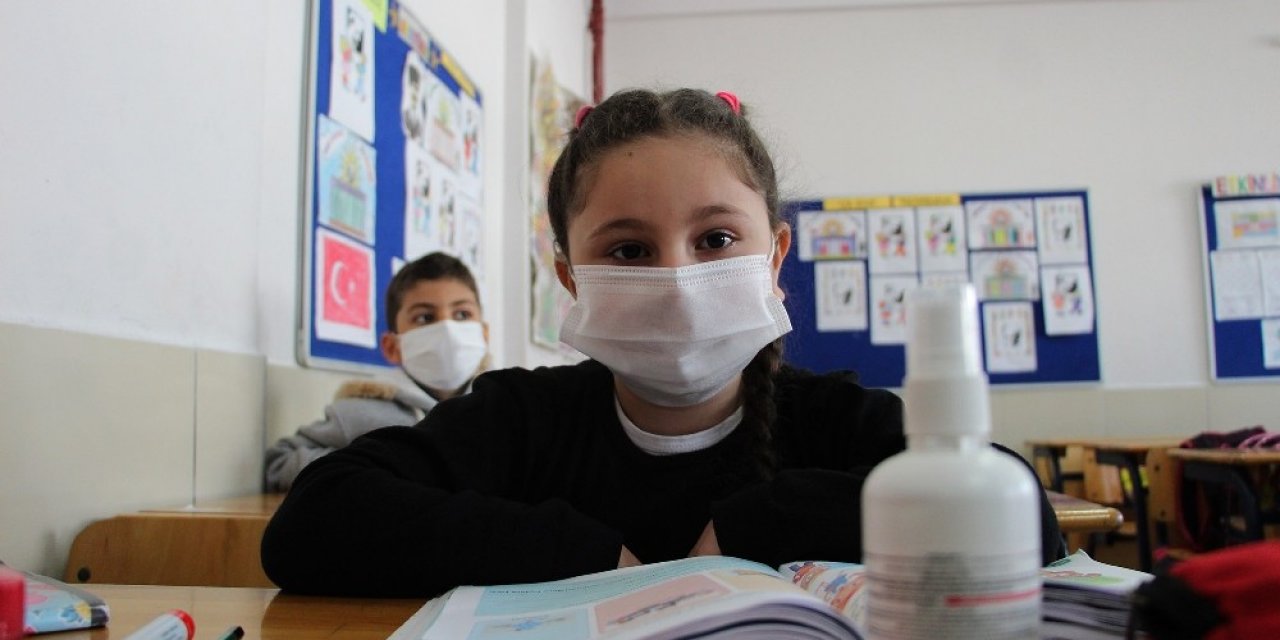 Antalya’da 235 Bin Öğrenci Yüz Yüze Eğitime Başladı