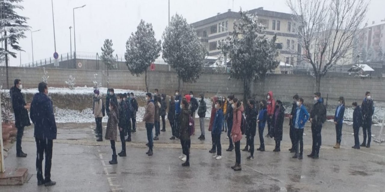 Eskişehir’de ‘yüz Yüze Eğitim’ İçin İlk Ders Zili Çaldı