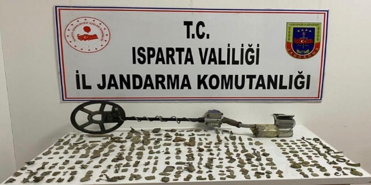Isparta’da Elindeki Tarihi Eserleri Satmak İsteyen Şahsa Operasyon