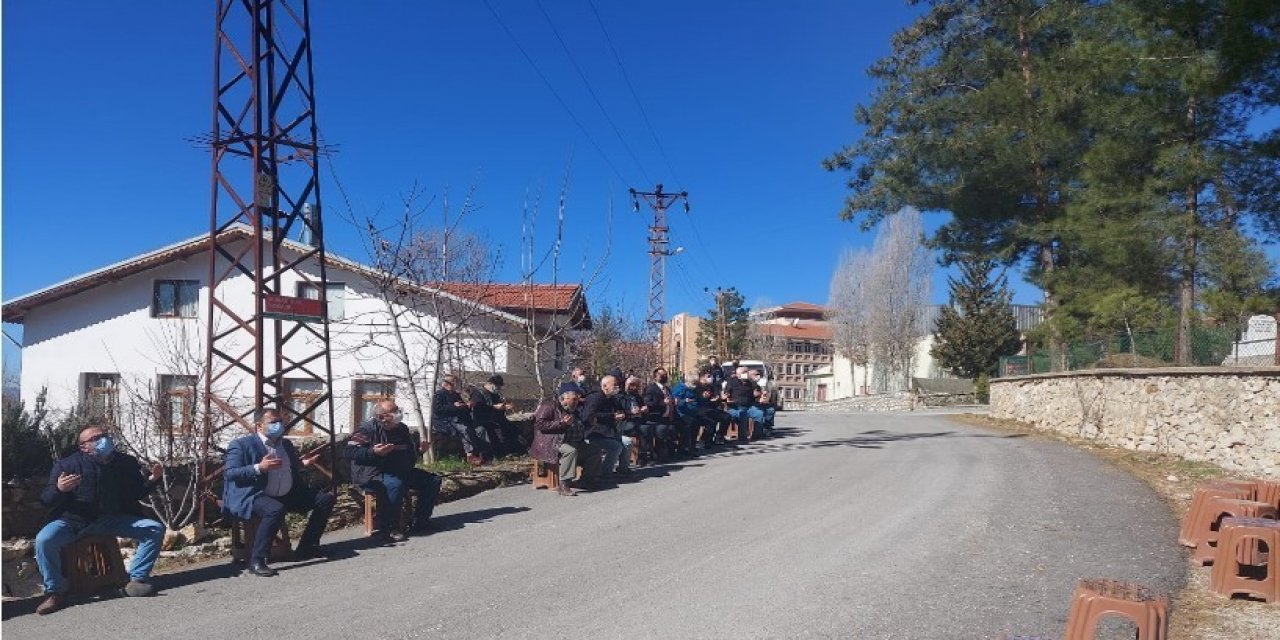 Prof. Dr. Hasan Gürbüz, Kabri Başında Dualarla Anıldı
