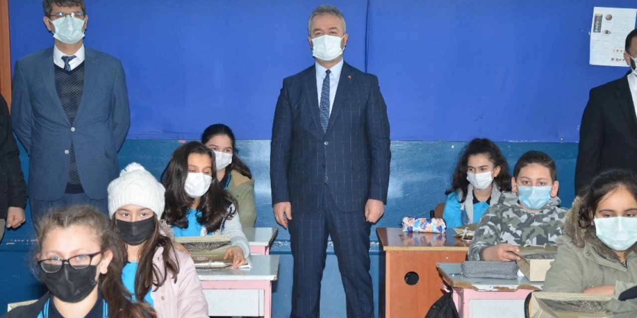 19 Mayıs Belediyesi’nden Öğrencilere ’hoş Geldin’ Hediyesi